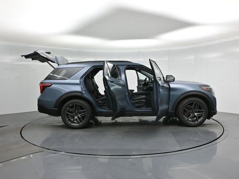 New 2026 Ford Explorer ST-Line w/ ST-Line Street Pack image 4