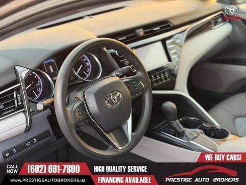 Used 2019 Toyota Camry LE w/ Convenience Package FWD image 16