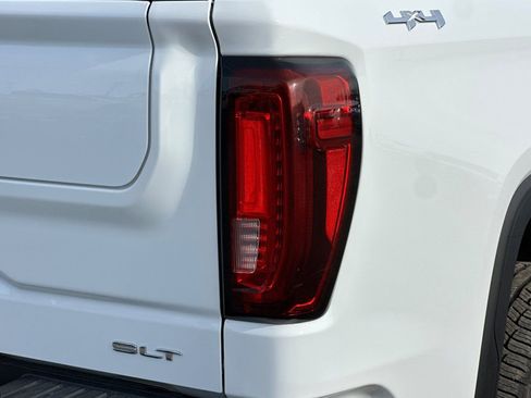 Used 2025 GMC Sierra 1500 SLT image 47