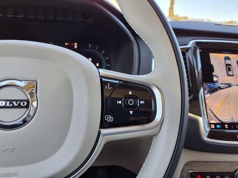 Certified 2024 Volvo XC90 B6 Plus image 29