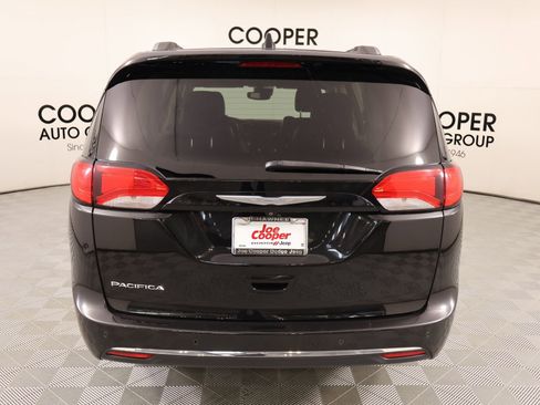 Used 2017 Chrysler Pacifica Touring-L Plus w/ Advanced Safetytec Group FWD image 24