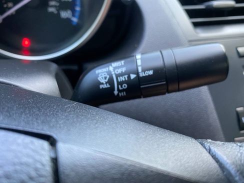 Used 2013 MAZDA MAZDA3 i Touring FWD image 23