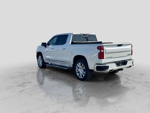 Used 2024 Chevrolet Silverado 1500 High Country w/ High Country Premium Package AWD/4WD image 4