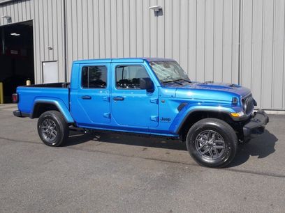 New 2025 Jeep Gladiator Sport