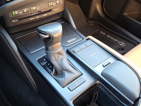 Used 2022 Lexus ES 350 w/ Premium Package image 17