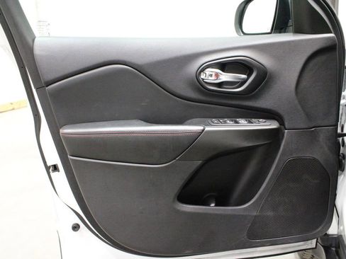 Used 2020 Jeep Cherokee Trailhawk w/ Cold Weather Group image 16