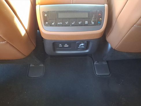 Used 2022 Nissan Pathfinder Platinum image 18