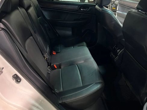 Used 2019 Subaru Outback 2.5i Limited AWD/4WD image 18