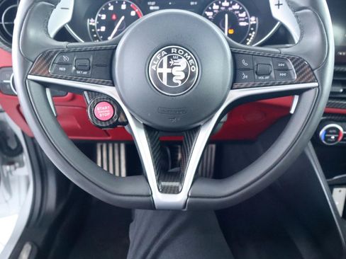 Used 2017 Alfa Romeo Giulia Ti w/ TI 19" Sport Package AWD/4WD image 20
