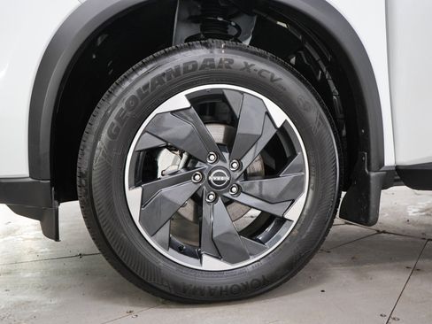 Certified 2026 Nissan Rogue SV AWD/4WD image 29