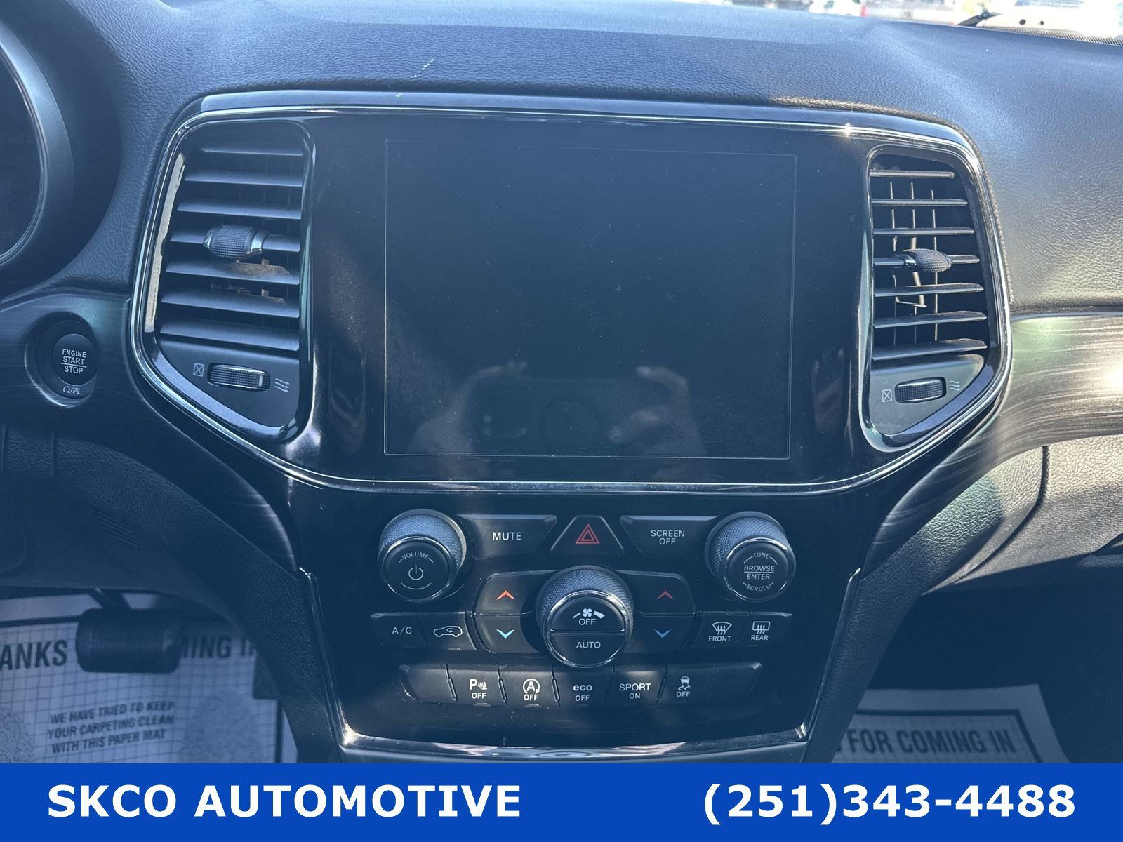 Used 2022 Jeep Grand Cherokee Laredo X AWD/4WD image 17