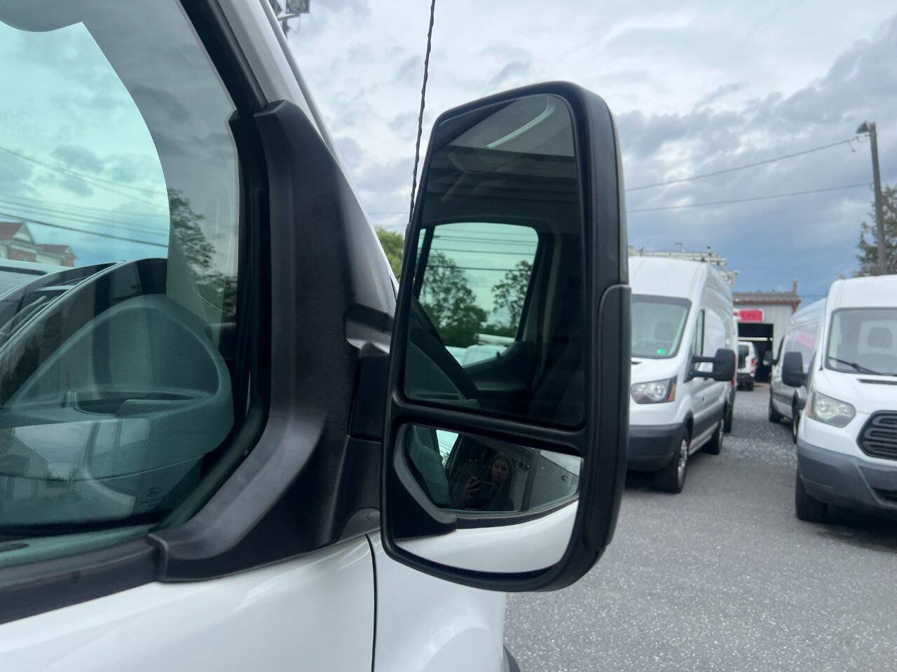 Used 2019 Ford Transit 250 130 Low Roof w/ Exterior Upgrade Package RWD image 27