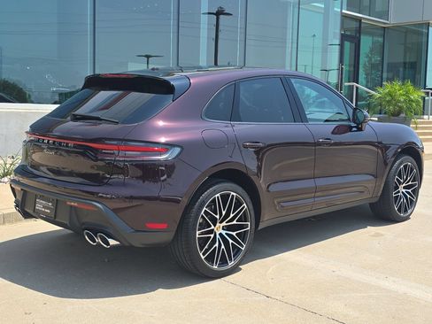 Certified 2025 Porsche Macan AWD/4WD image 16