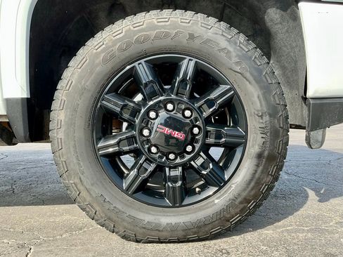 Used 2022 GMC Sierra 2500 AT4 w/ AT4 Premium Plus Package image 21