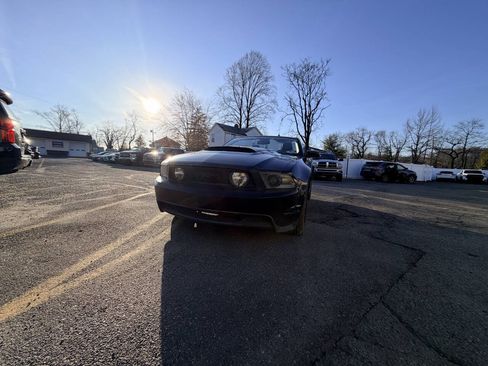 Used 2010 Ford Mustang GT Premium RWD image 2