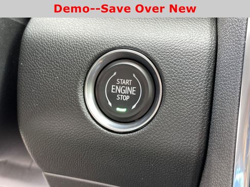 New 2025 GMC Acadia Elevation image 24