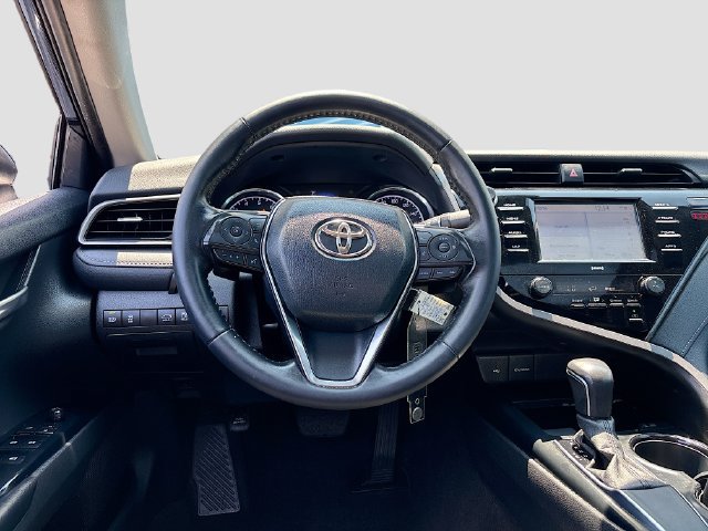 Used 2020 Toyota Camry SE FWD image 25
