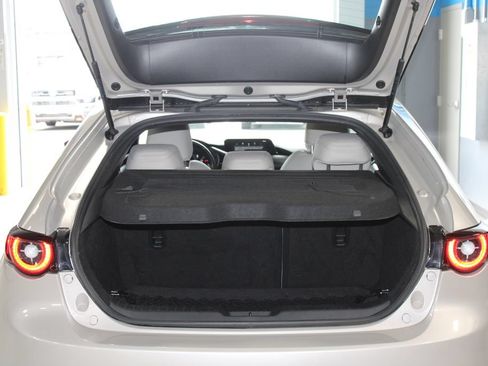 Used 2023 MAZDA MAZDA3 s FWD image 28