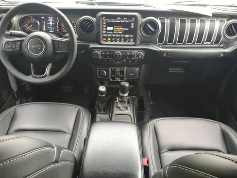 Used 2023 Jeep Gladiator Sport AWD/4WD image 14