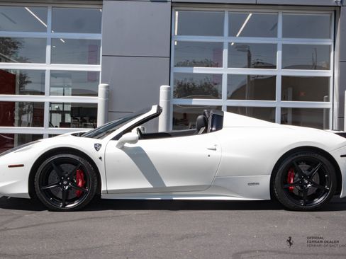 Used 2013 Ferrari 458 Spider RWD image 2
