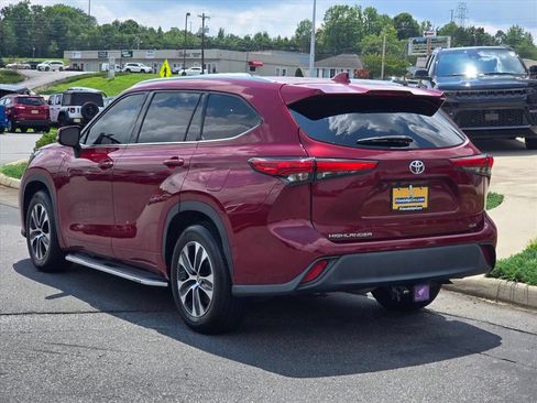 Used 2021 Toyota Highlander XLE FWD image 24