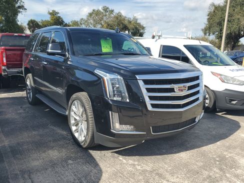 Used 2018 Cadillac Escalade Luxury image 6