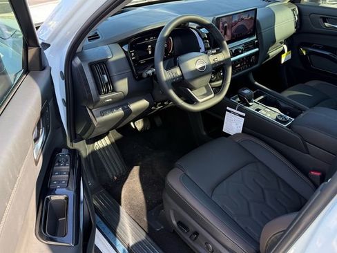 New 2026 Nissan Pathfinder Platinum AWD/4WD image 9