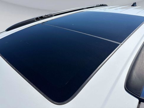 Used 2024 Chrysler Pacifica Pinnacle image 38