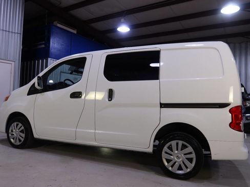 Used 2021 Nissan NV200 SV w/ Sliding Door Glass Package image 2