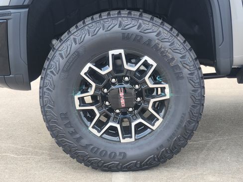 New 2026 GMC Sierra 2500 AT4X w/ LPO, Black Badging Package AWD/4WD image 7