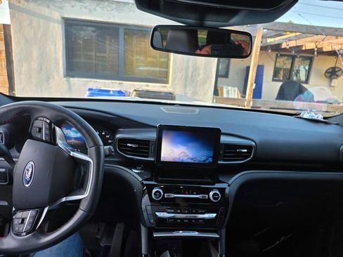 Used 2022 Ford Explorer ST-Line w/ Class IV Trailer Tow Package image 4