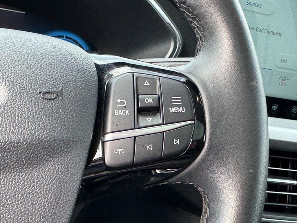Used 2025 Ford Escape Platinum AWD/4WD image 18
