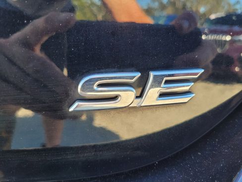 Used 2018 Toyota Camry SE image 14