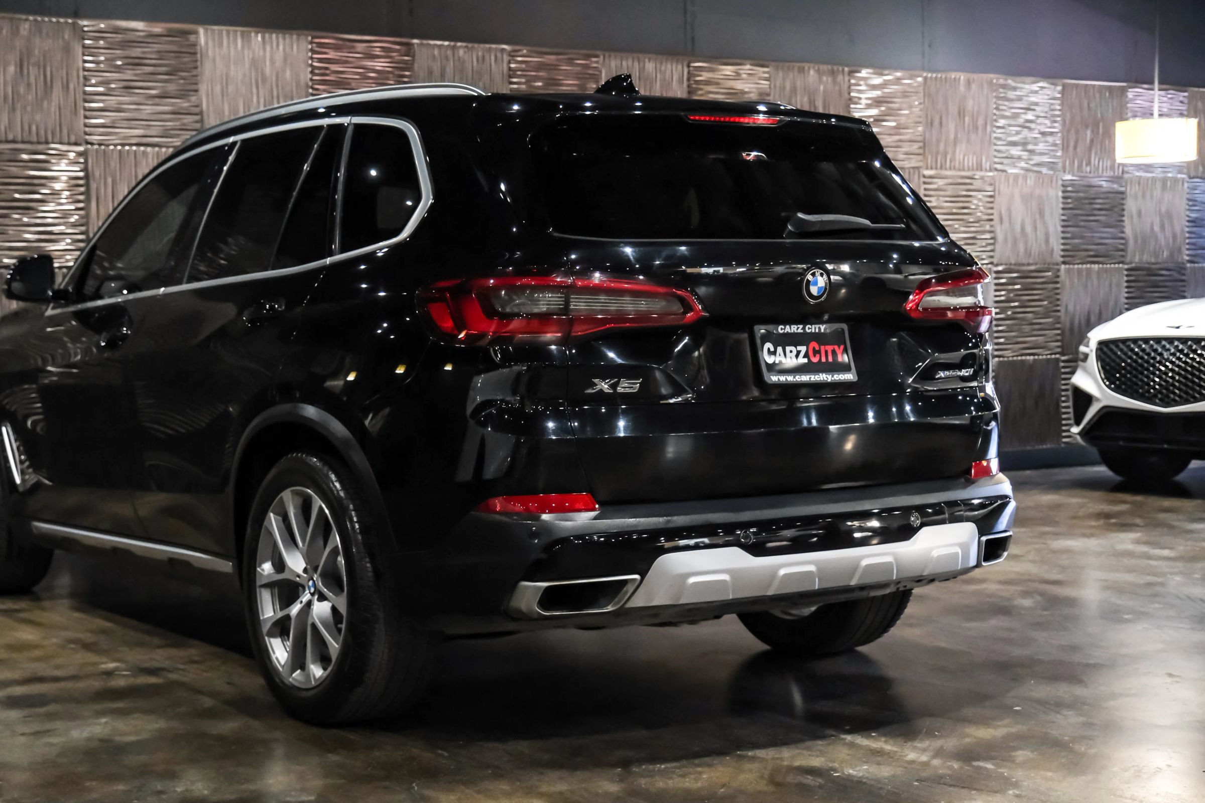 Used 2019 BMW X5 xDrive40i w/ Convenience Package AWD/4WD image 14