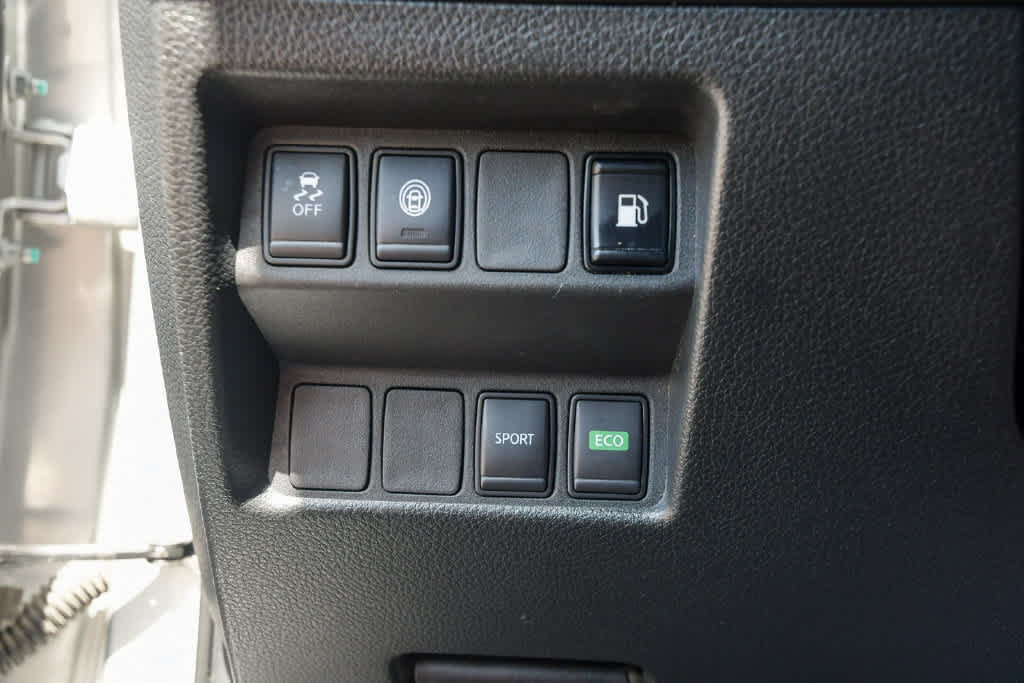 Used 2019 Nissan Rogue S w/ Special Edition Package FWD image 23