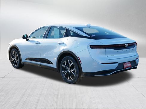 Used 2024 Toyota Crown XLE image 5