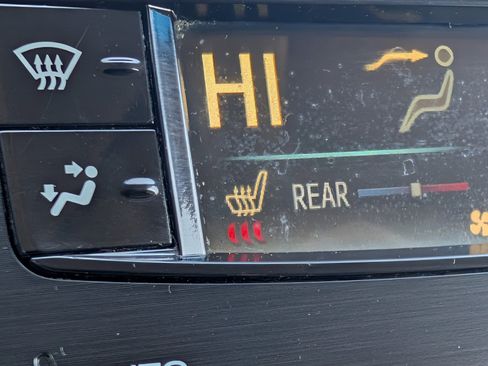 Used 2015 Toyota Avalon Limited image 20