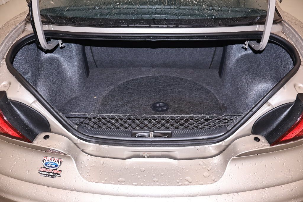 Used 2002 Pontiac Sunfire SE w/ Sun & Sound Pkg FWD image 22
