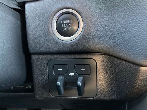 Used 2024 Toyota Tundra Limited image 19