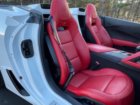 Used 2015 Chevrolet Corvette Z06 w/ 3LZ Preferred Equipment Group image 37