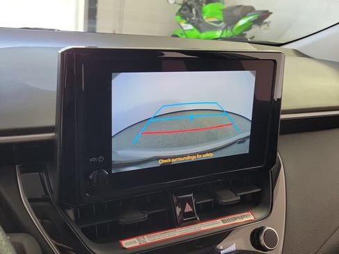 Used 2025 Toyota Corolla LE FWD image 29