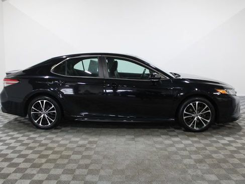 Used 2018 Toyota Camry SE w/ Moonroof Package image 7
