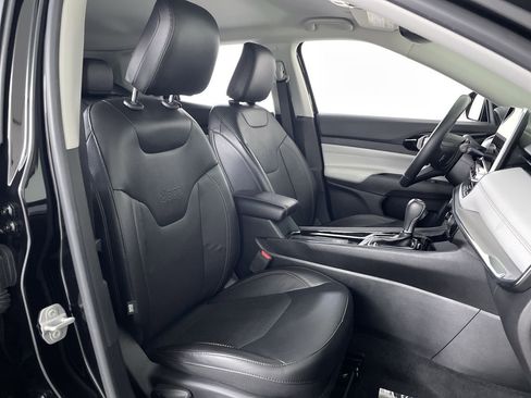 Used 2022 Jeep Compass Limited image 24