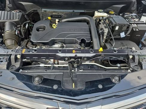 Used 2023 Chevrolet Equinox RS FWD image 21