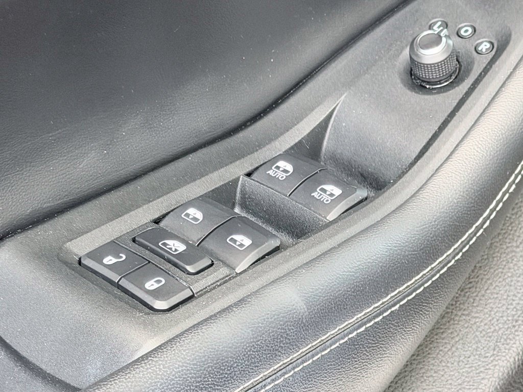 Used 2022 Jeep Grand Cherokee Altitude AWD/4WD image 12