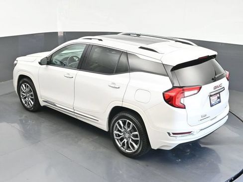 Used 2022 GMC Terrain Denali w/ Denali Premium Package AWD/4WD image 30