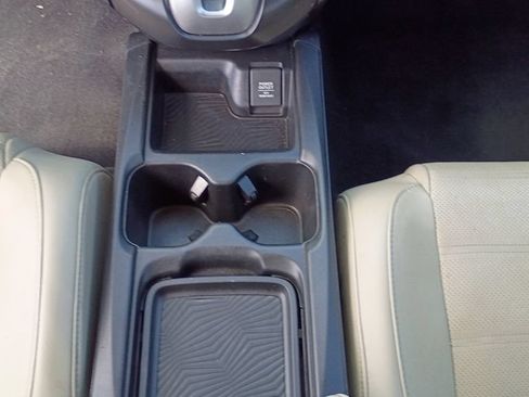 Used 2018 Honda CR-V Touring image 18