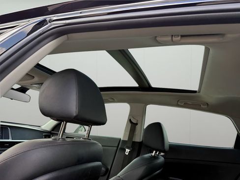 Used 2020 Kia Optima SE image 12