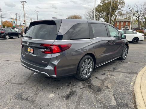 New 2026 Honda Odyssey Touring image 6