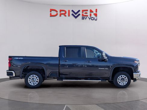 Used 2024 Chevrolet Silverado 2500 LT image 6